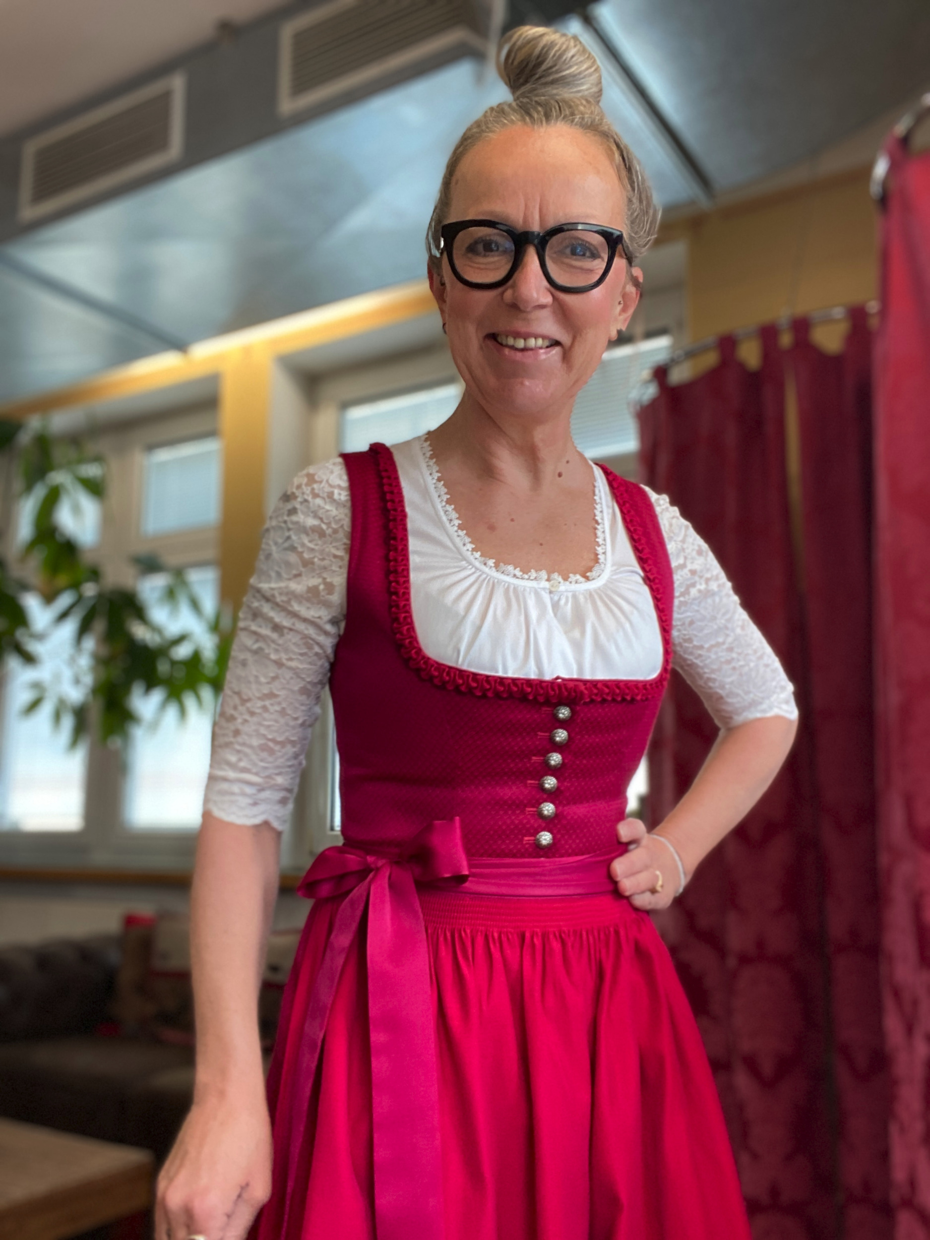 Pink dirndl deals
